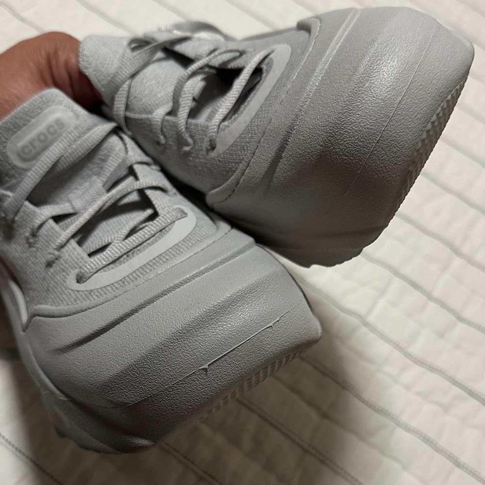 CROCS Echo Surge - image 12